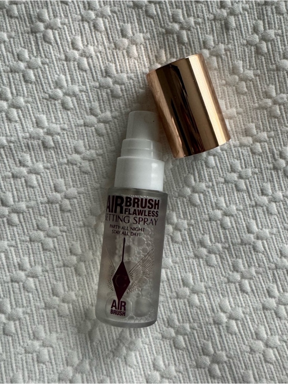 Charlotte Tilbury Airbrush Flawless Hydrating & Waterproof Setting Spray - Picture 4 of 4